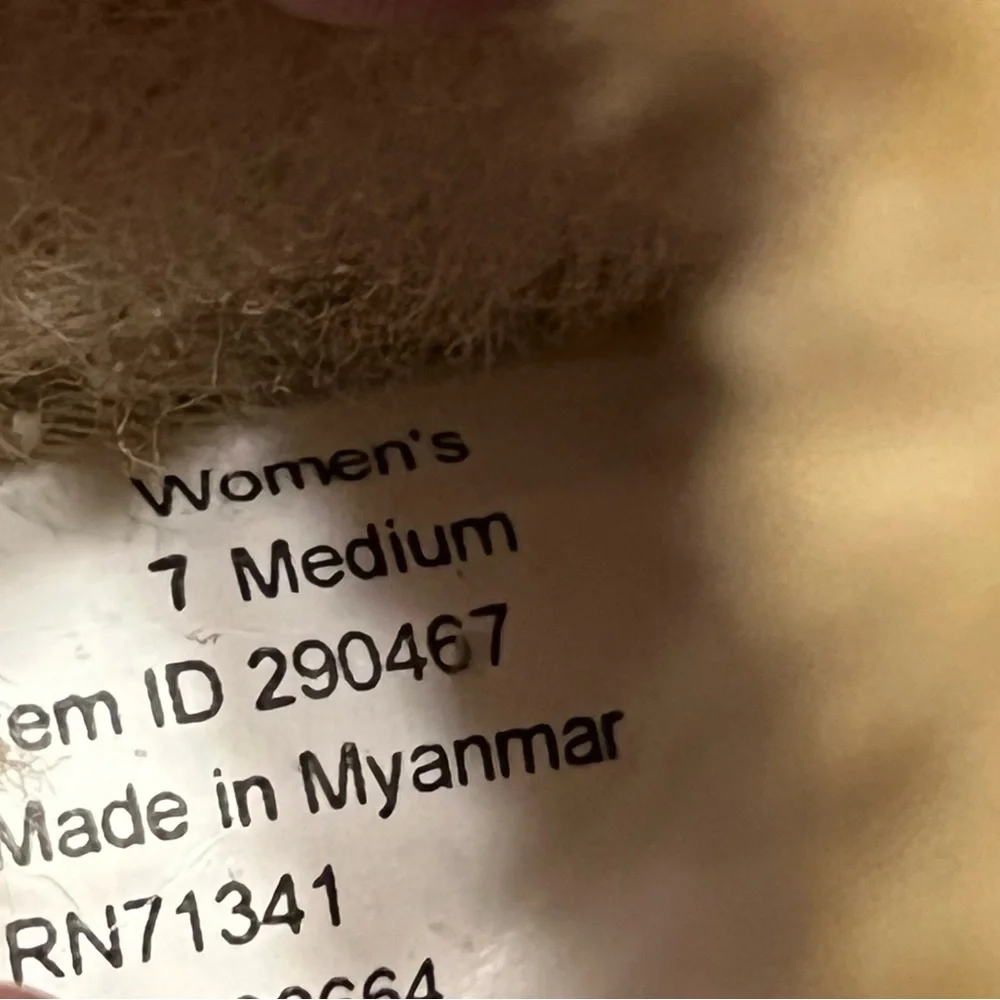 SOLD!! Ladies Sz 7 LL Bean Wicked Good Sheep Shearling Moccasin Slippers - Picture 14 of 16